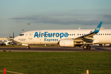 Air europa Ekspres Boeing 737 Lizbon Humberto Delgado Havaalanı 'nda taksicilik