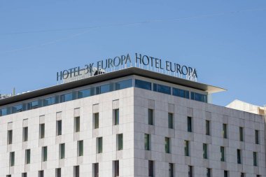 Lizbon, Portekiz 'deki binasının üzerinde 3k Avrupa tabelası var.