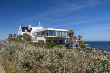 Cascais 'deki Atlantik okyanusuna bakan modern mimari