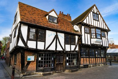 İngiltere 'nin ortaçağ şehri York' ta geleneksel mimarisi olan evler..