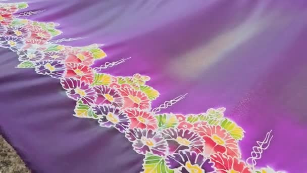 Создание Батик Рисуя Свободные Узоры Ткани Таиланде — стоковое видео