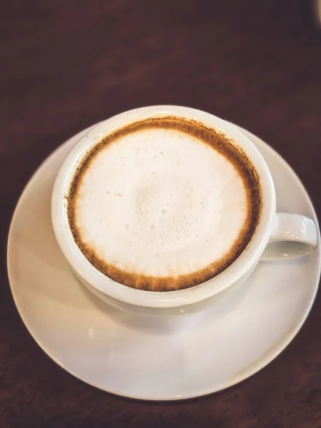 Café Cappuccino Chaud Dans Une Tasse Placé Sur Table Dans — Photo