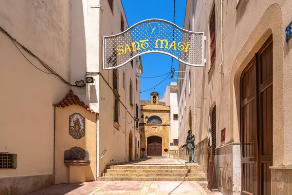 Tarragona 'nın eski bir kasabası olan Tarragona' daki tarihi Sant Magi (Aziz Maginus) şapelinin manzarası, Tarragona, Katalonya, İspanya