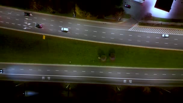 Emelkedő Drónlövés Látványos Emelkedést Mutat Autópályán Utak Hidak Viaduktok Közeledését — Stock videók