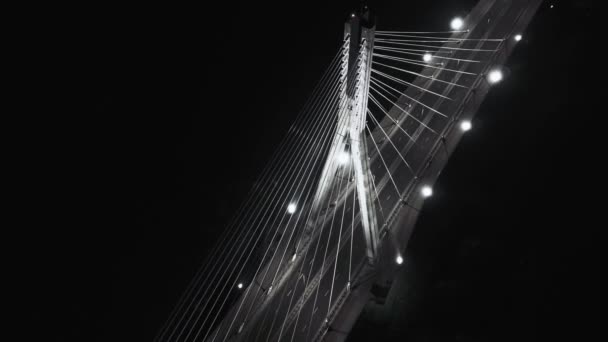 Scenic Luchtfoto Van Nachtelijk Autoverkeer Verlichte Hangbrug Met Warschau Stadsgezicht — Stockvideo