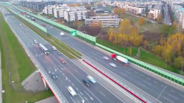 Hyperlapse Dronelapse Luchtfoto Van Highway Road Naast City Warsaw Wilanow — Stockvideo