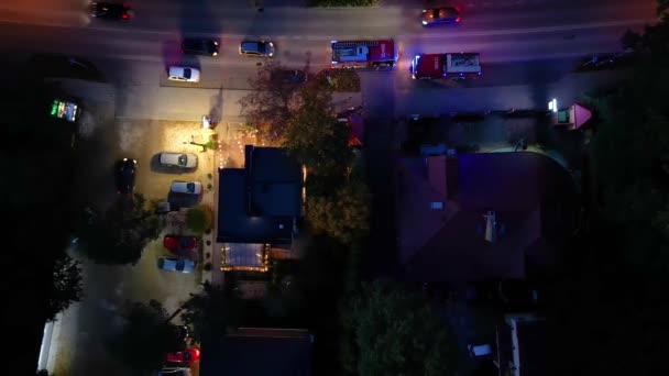 Prise Vue Aérienne Une Caserne Pompiers Sonnant Klaxon Précipitant Dans — Video