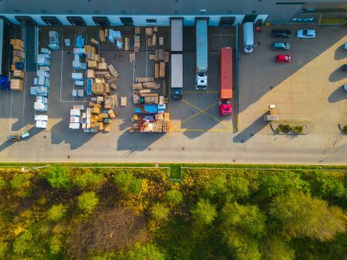 Dağıtım merkezinin hava görüntüsü, endüstriyel lojistik bölgenin insansız hava aracı fotoğrafları..