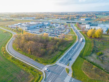 Dağıtım merkezinin hava görüntüsü, endüstriyel lojistik bölgenin insansız hava aracı fotoğrafları..