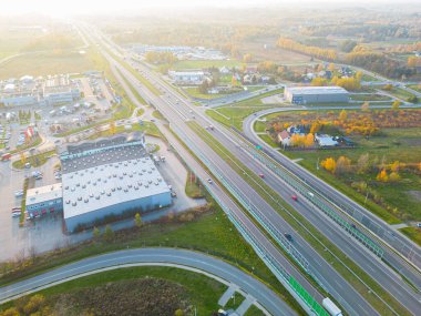 Dağıtım merkezinin hava görüntüsü, endüstriyel lojistik bölgenin insansız hava aracı fotoğrafları..