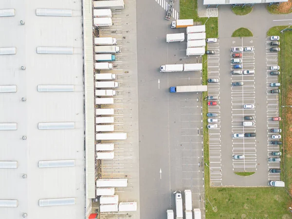 Dağıtım merkezinin hava görüntüsü, endüstriyel lojistik bölgenin insansız hava aracı fotoğrafları..