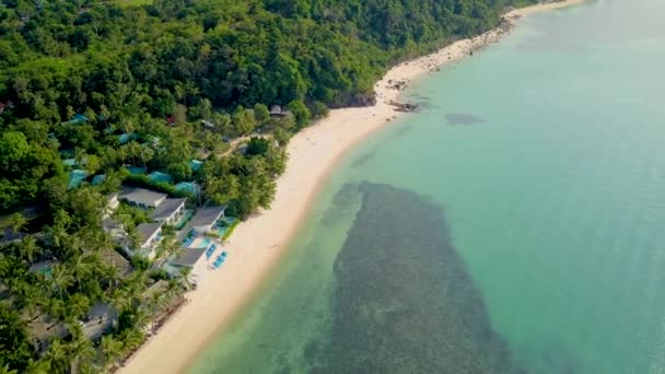 Aerial Front View Surin Beach Phuket Beach Sea Sand Palms — Wideo stockowe