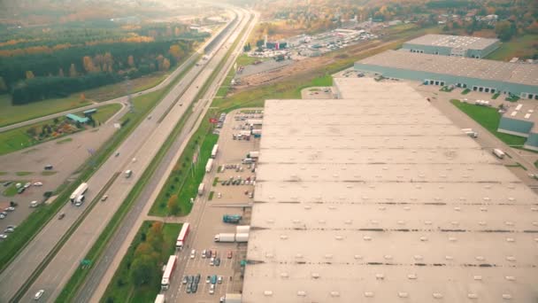 Bâtiments Centre Logistique Entrepôts Près Autoroute Vue Hauteur Grand Nombre — Video