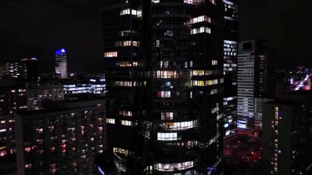 Aerial View Office Windows Modern Skyscraper City Center Night Close — Wideo stockowe