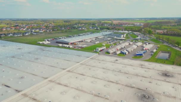 Luchtfoto Van Goederenmagazijn Logistiek Centrum Industriële Stedelijke Zone Van Bovenaf — Stockvideo