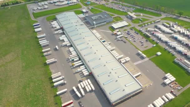 Vista Aérea Del Almacén Mercancías Centro Logístico Zona Industrial Ciudad — Vídeo de stock