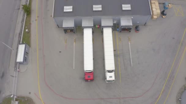 Trucks Semi Trailers Stand Parking Lot Logistics Park Loading Hub – Stock-video