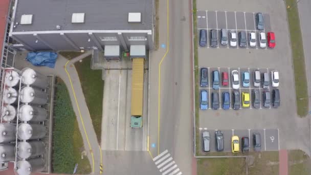 Trucks Semi Trailers Stand Parking Lot Logistics Park Loading Hub — 图库视频影像