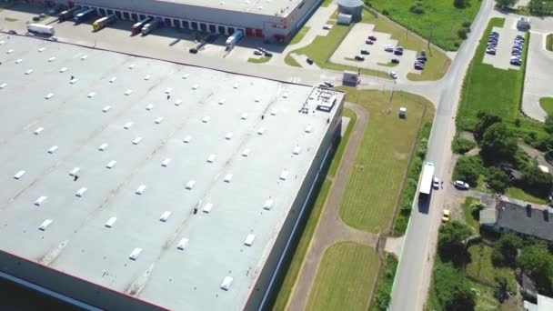 Vista Aérea Del Almacén Mercancías Centro Logístico Zona Industrial Ciudad — Vídeo de stock