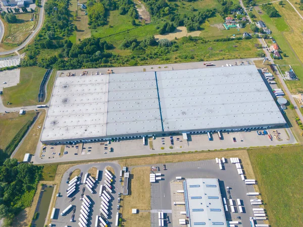 Luftaufnahme Eines Warenlagers Logistikzentrum Industriegebiet Von Oben Luftaufnahme Der Lkw — Stockfoto