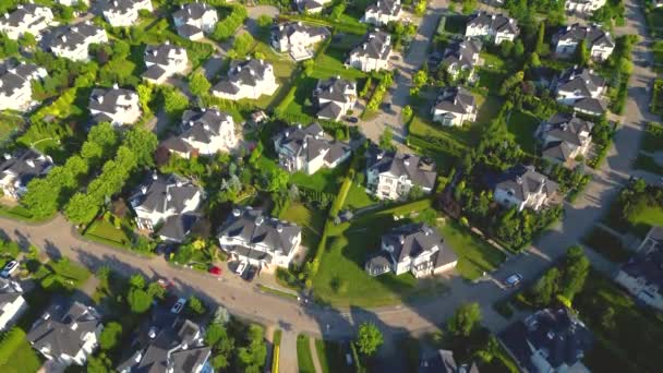 Letecký Pohled Obytné Domy Sousedství Bytový Komplex Při Západu Slunce — Stock video