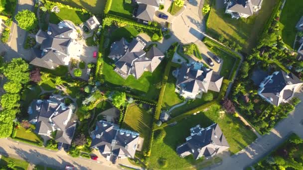 Letecký Pohled Obytné Domy Sousedství Bytový Komplex Při Západu Slunce — Stock video