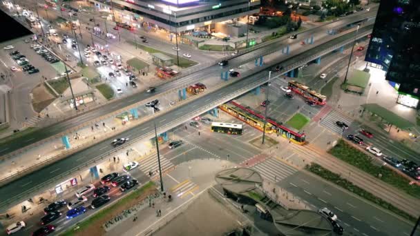 Pemandangan Atas Indah Lalu Lintas Mobil Lintas Jalur Dan Bangunan — Stok Video