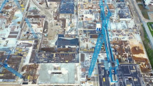 Aerial Bird Eye View Construction Site Building Cranes Looking Industrial — 비디오