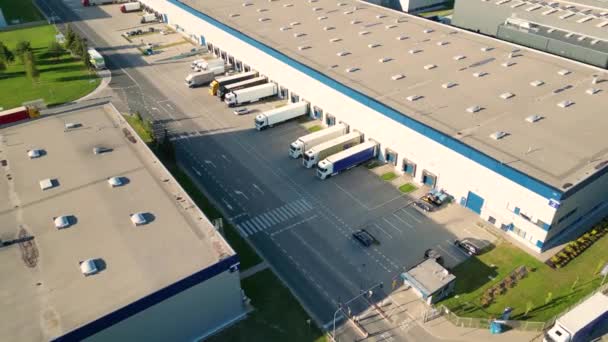 Vue Aérienne Entrepôt Marchandises Centre Logistique Dans Zone Industrielle Ville — Video