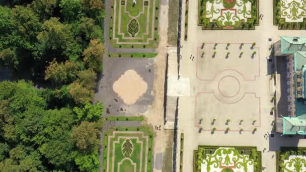 华沙皇家宫殿的空中景观 威拉诺王宫王宫是一座美丽的建筑 在阳光明媚的秋日 它的立面是一座美丽的建筑 — 图库视频影像