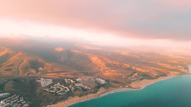Дивовижний Захід Сонця Вражаючим Драматичним Фіолетовим Кольоровим Небом Відбивається Водних — стокове відео