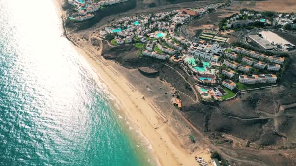 Niesamowita Plaża Esquinzo Nieskończonym Horyzoncie Wulkaniczne Wzgórza Tle Ocean Atlantycki — Wideo stockowe