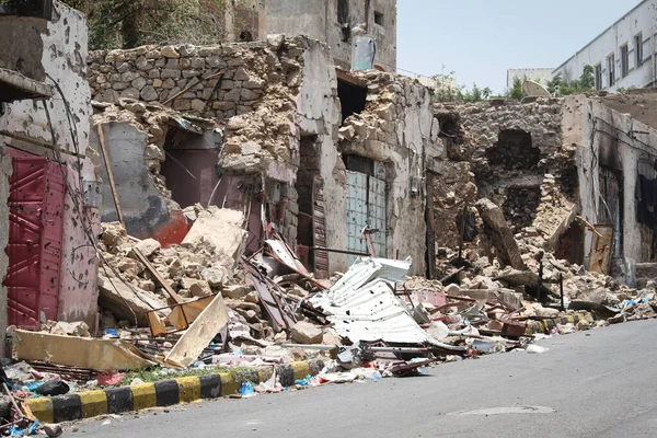 Taiz Iêmen Agosto 2016 Destruição Casas Pessoas Devido Guerra Cidade — Fotografia de Stock