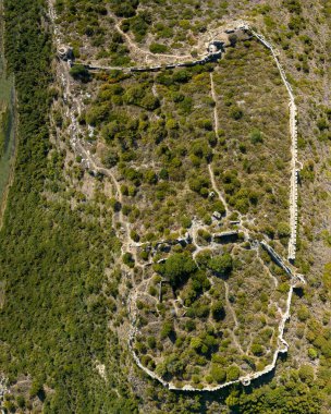 Pylos Yunanistan yakınlarındaki Venedik şatosunun eski Navarino kalesinin havadan aşağı planı görüntüsü