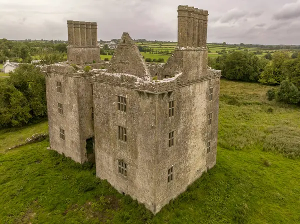 Widok Lotu Ptaka Średniowiecznego Zamku Glinsk Wieża Obronna Irlandii Symetryczną — Zdjęcie stockowe