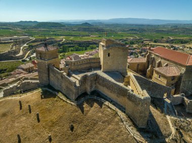 San Vicente de la Sonsierra, Rioja, San Vicente de la Sonsierra, Homage kulesi, kale, bazilika de Nuestra senora de los remedios