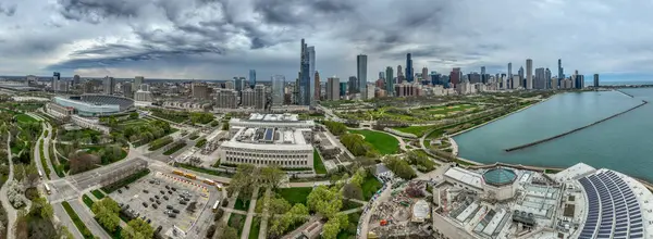 stock image Aerial panoramic view of Field museum, Millennium Park, Lakeside skyscrapers on the  Chicago skyline