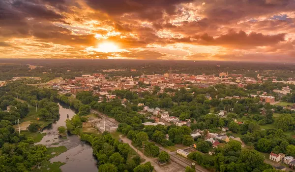 stock image Aerial view of Virginia State University in Petersburg, Virginia Hall central building with stunning dramatic colorful sunset sky