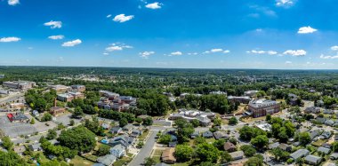 Fredericksburg Virginia 'daki Mary Washington Üniversitesi binalarının hava manzarası: Dodd Oditoryumu, Jefferson Hall, Bushnell Hall, Framar House