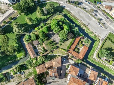 Orta Çağ şehir duvarındaki Padova İtalya 'yı koruyan açılı kalenin havadan görünüşü. Rönesans İtalyan askeri mimarisinin en önemli örneği