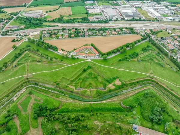 stock image Aerial view of fort military architecture: ravelin with glacis, traverses, place of arms, counterguard, redoubt at Palmanova fortress Italy