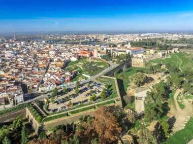 Vauban tarzının hava yakın görüntüsü, Badajoz 'u İspanya' dan koruyan toplar için top limanlı bir kaleyi işaret ediyordu.
