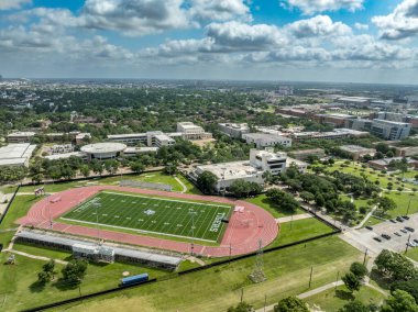 Texas Güney Üniversitesi 'nin hava manzarası, Houston Teksas' ta TSU akademik salonları, yerleşim yerlerinin ortasında spor sahası