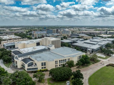 Houston Üniversitesi Hava Sahası Onur Koleji, Bilgisayar Mağazası, Anderson Kütüphanesi