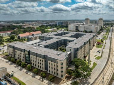 Houston Üniversitesi 'nin hava görüntüsü Teksas Cougar Village, Dörtlü Konut Salonu, kampüs konutlarında öğrenci