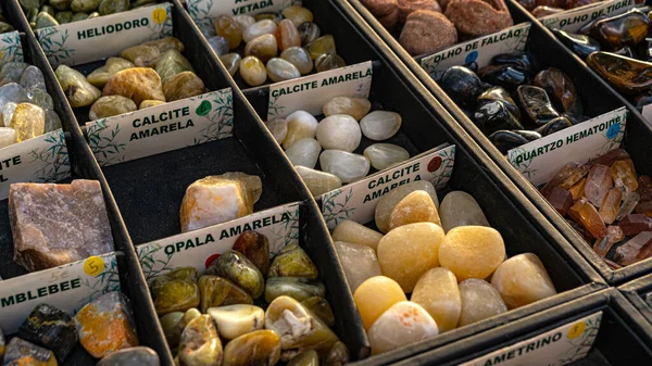 Kios Pasar Batu Permata Alami Dalam Kotak Batu Mineral Untuk — Stok Foto
