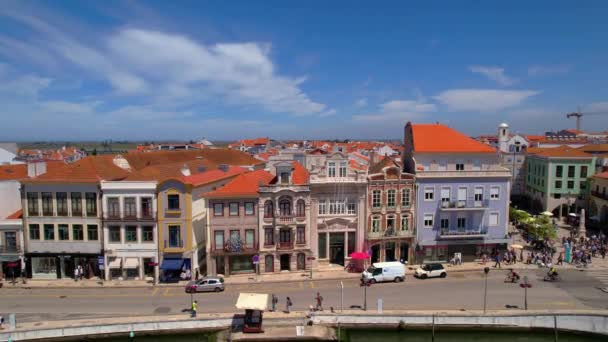 포르투갈의 아베이루 2022 아베이루 중심부에 전형적 포르투갈 집들의 — 비디오