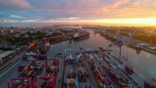 Porto Portugal Setembro 2022 Aerial Beautiful Sunset Ower Industrial Container — Vídeo de Stock