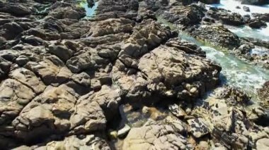 Kuzey Portekiz 'de okyanus kıyısındaki Rocky Shore' un hava manzarası.