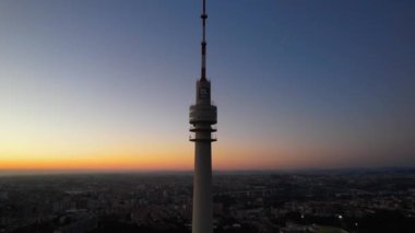 Altice Televizyon İletişim Kulesi, Vila Nova de Gaia, Kuzey Portekiz.